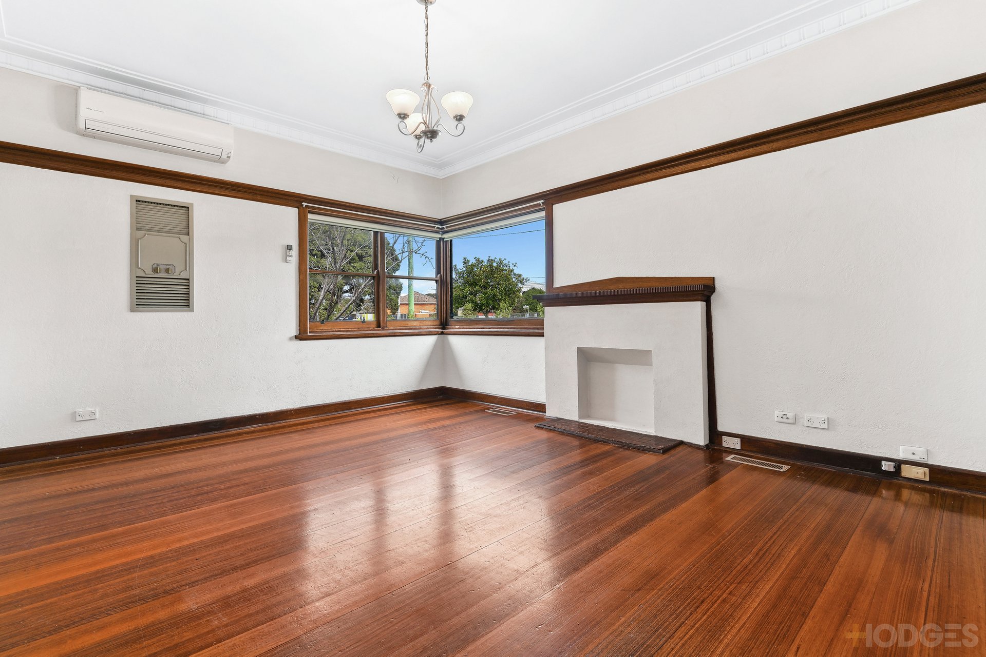 7 Teague Avenue Mentone