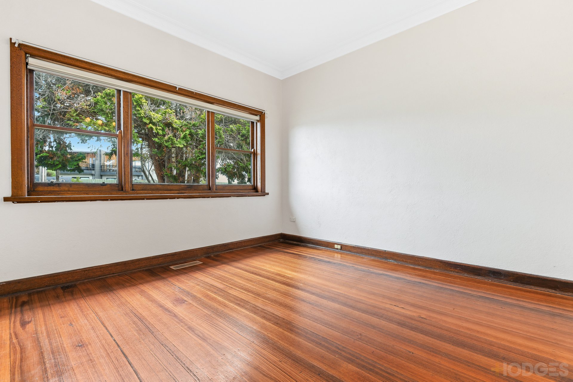7 Teague Avenue Mentone