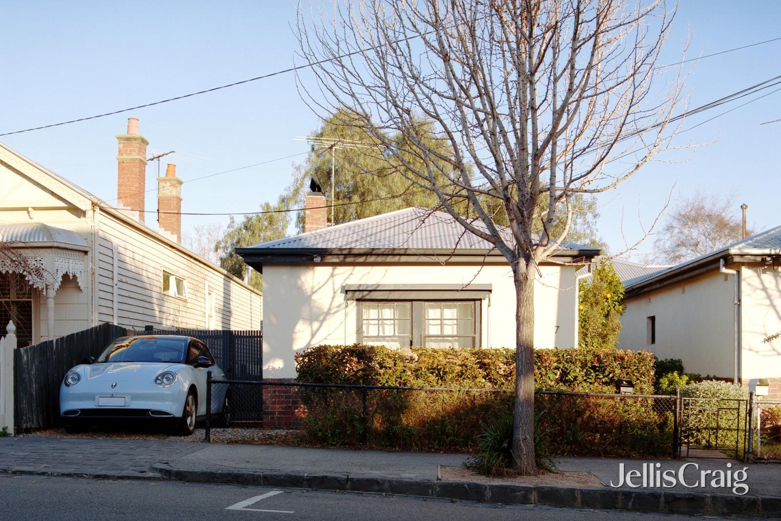 7 The Ridgeway, Kensington image 1