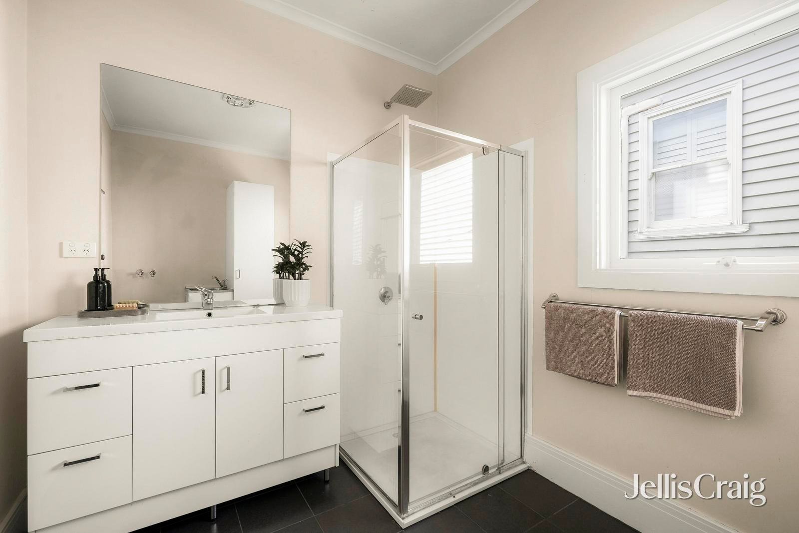 7 The Ridgeway, Kensington image 6