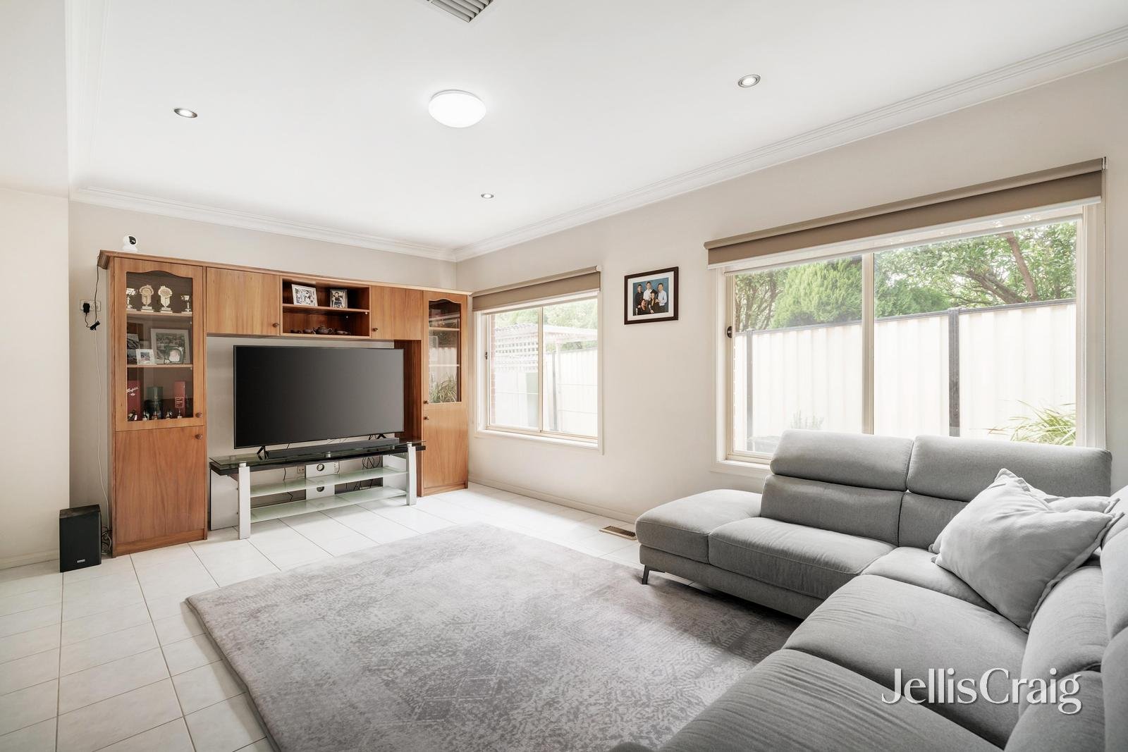 7 Tirhatuan Drive, Rowville image 2