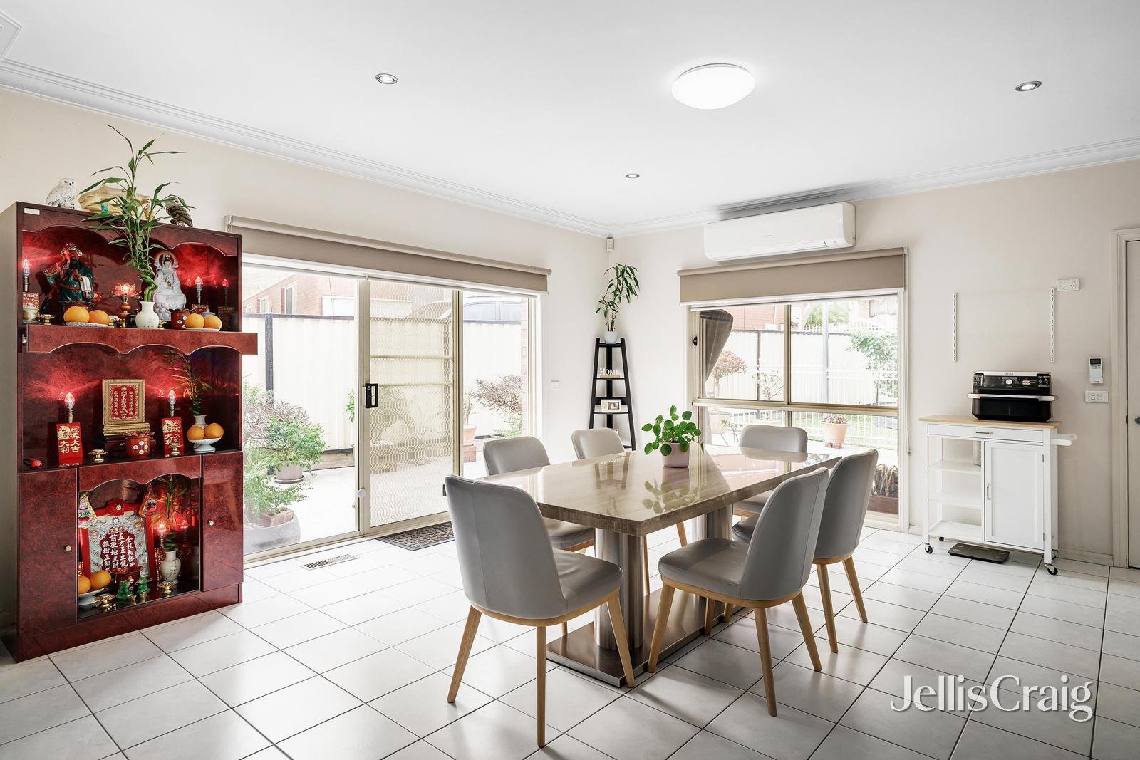 7 Tirhatuan Drive, Rowville image 6