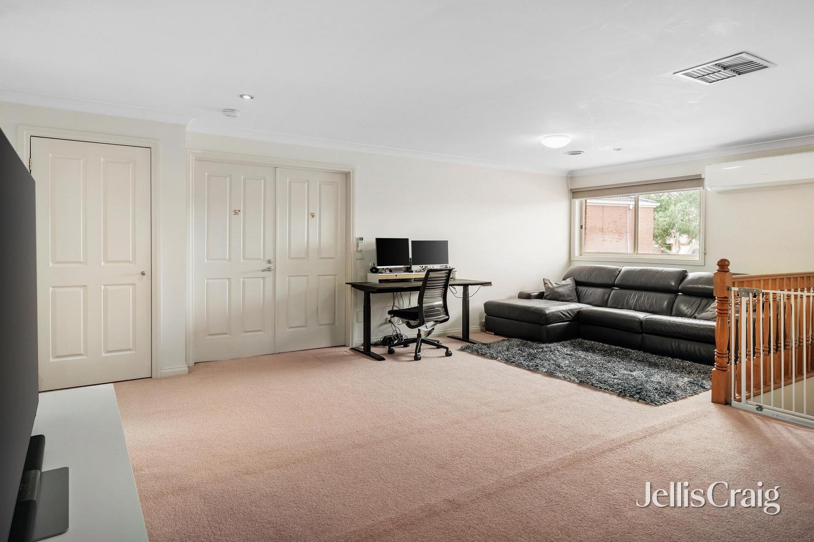 7 Tirhatuan Drive, Rowville image 7