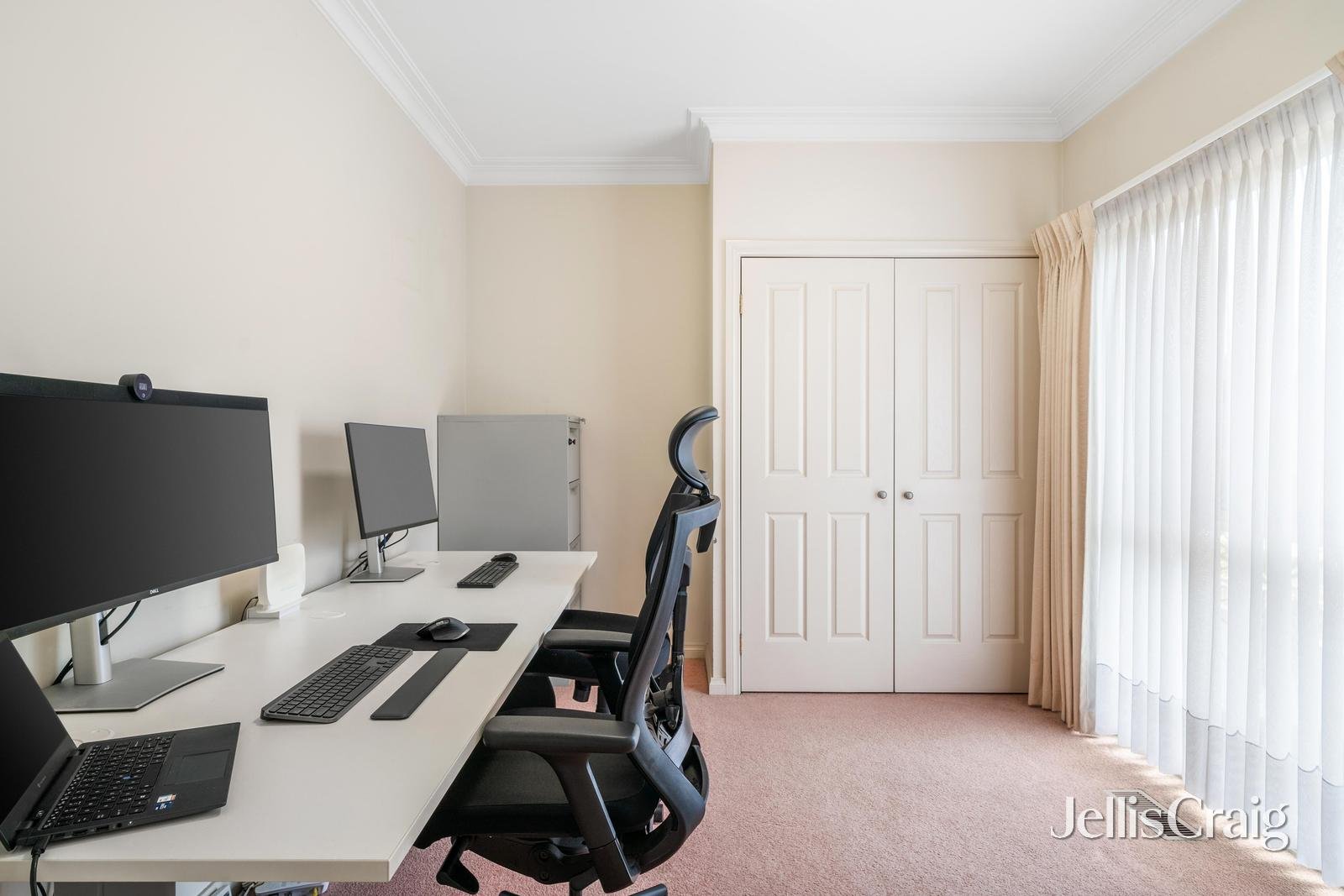 7 Tirhatuan Drive, Rowville image 8