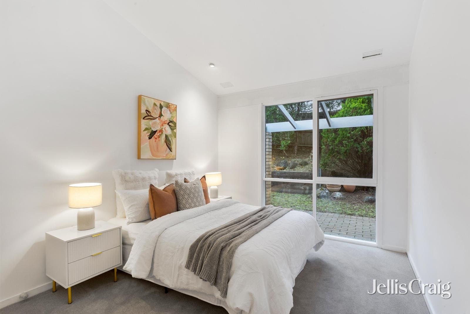 7 Tracey Court, Wheelers Hill image 9