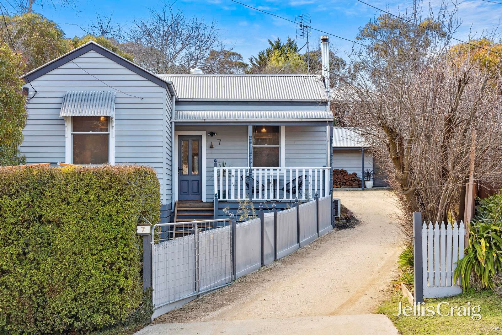 7 Treasure Street, Castlemaine image 1
