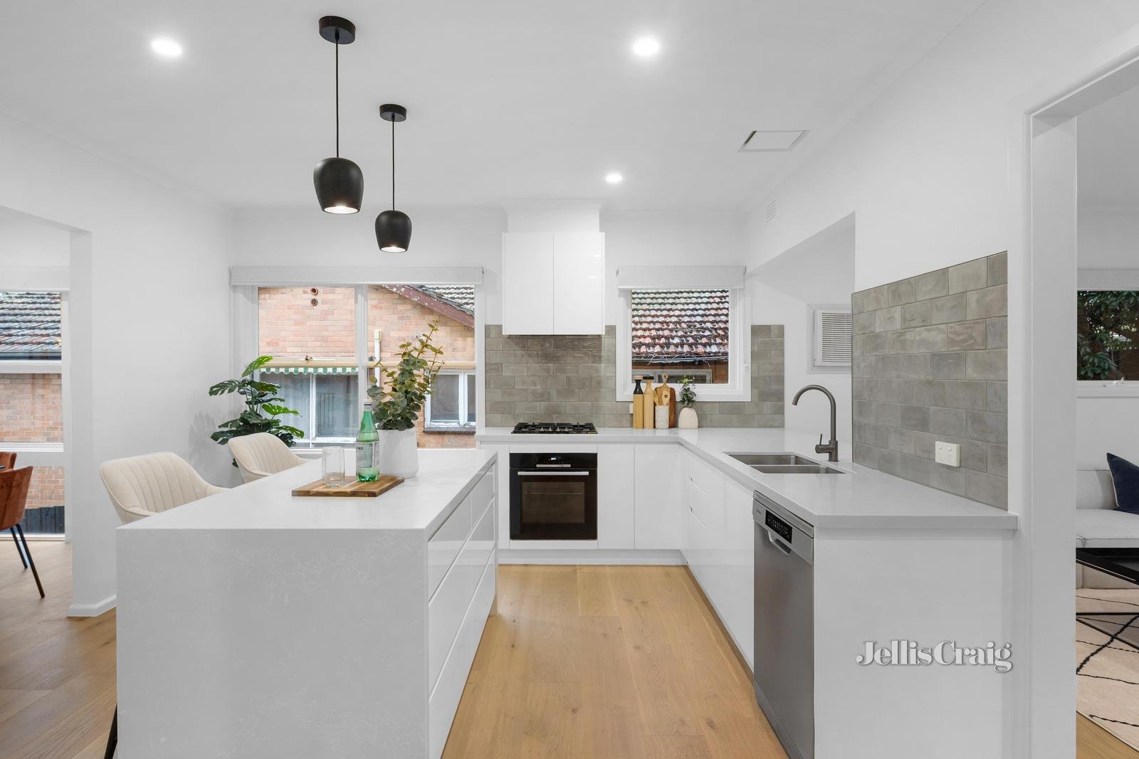 7 Tudor Court, Balwyn North image 6