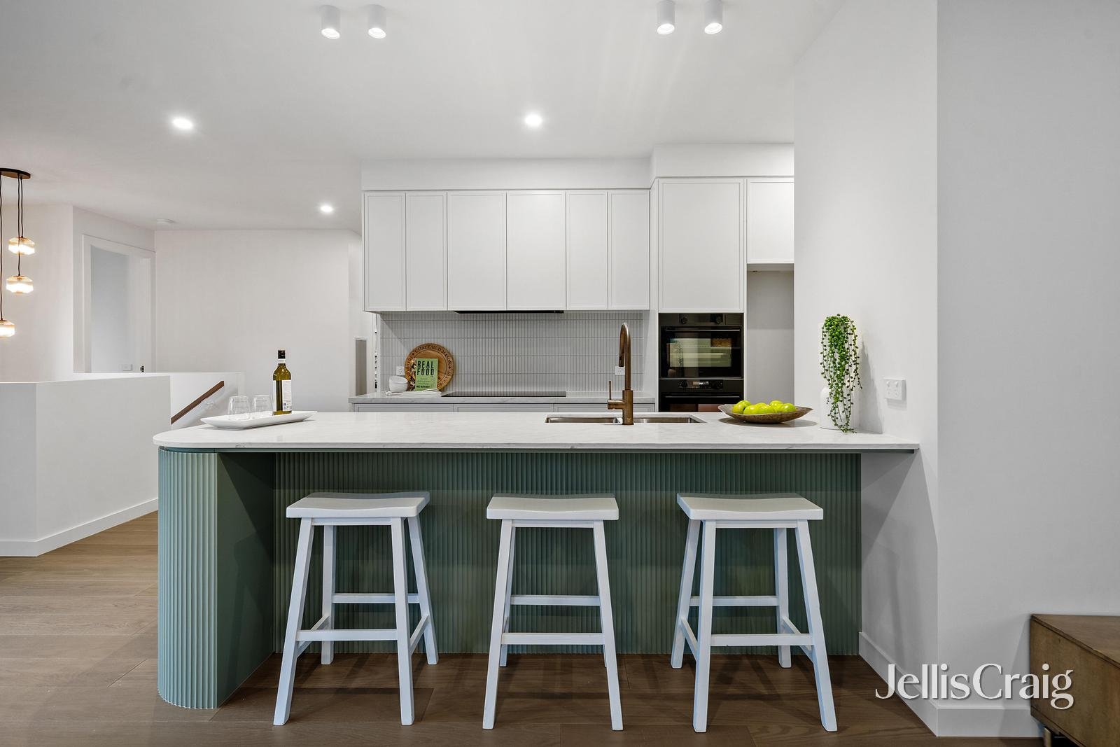 7 Tulip Court, Warranwood image 4