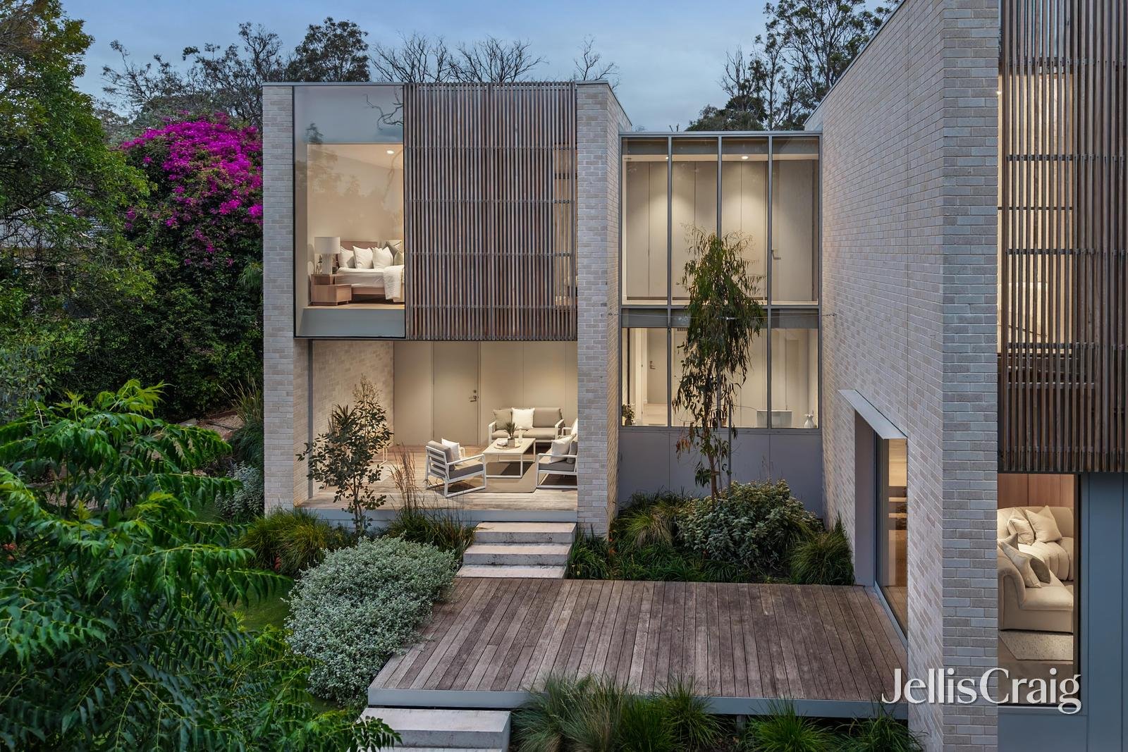 7 Vasey Concourse, Croydon image 3