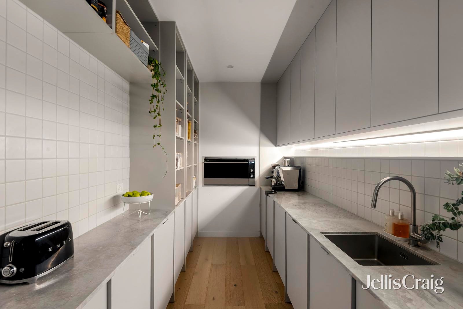 7 Vasey Concourse, Croydon image 7