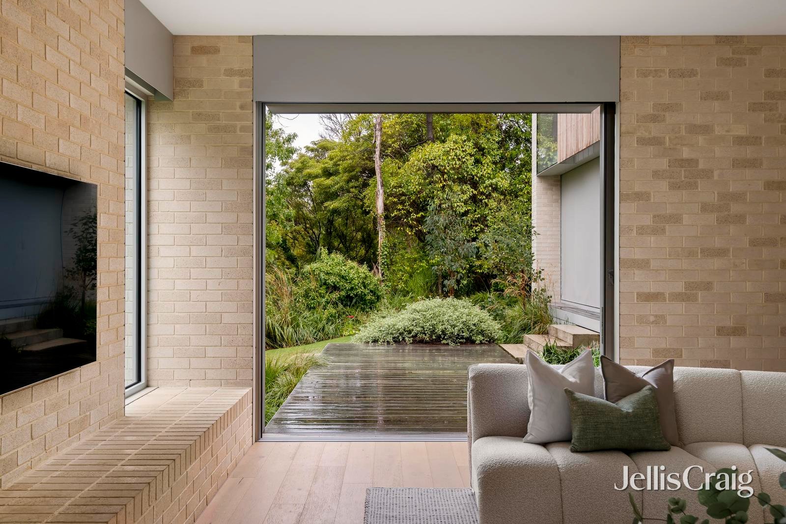 7 Vasey Concourse, Croydon image 9