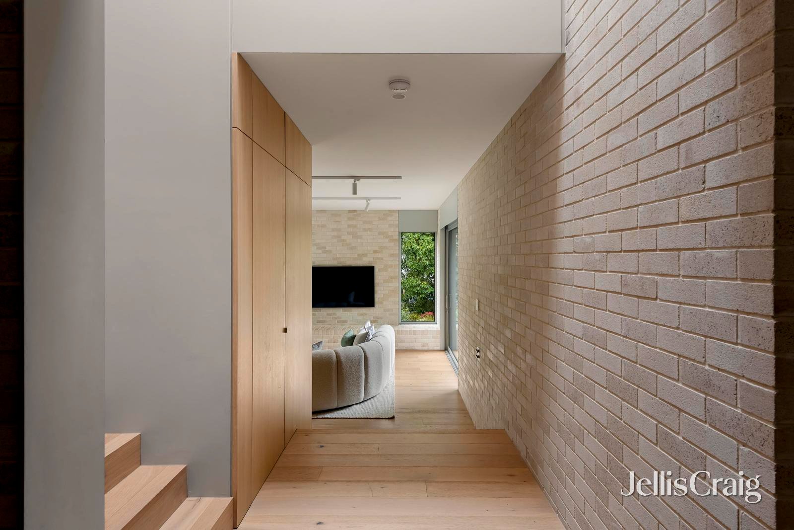 7 Vasey Concourse, Croydon image 10