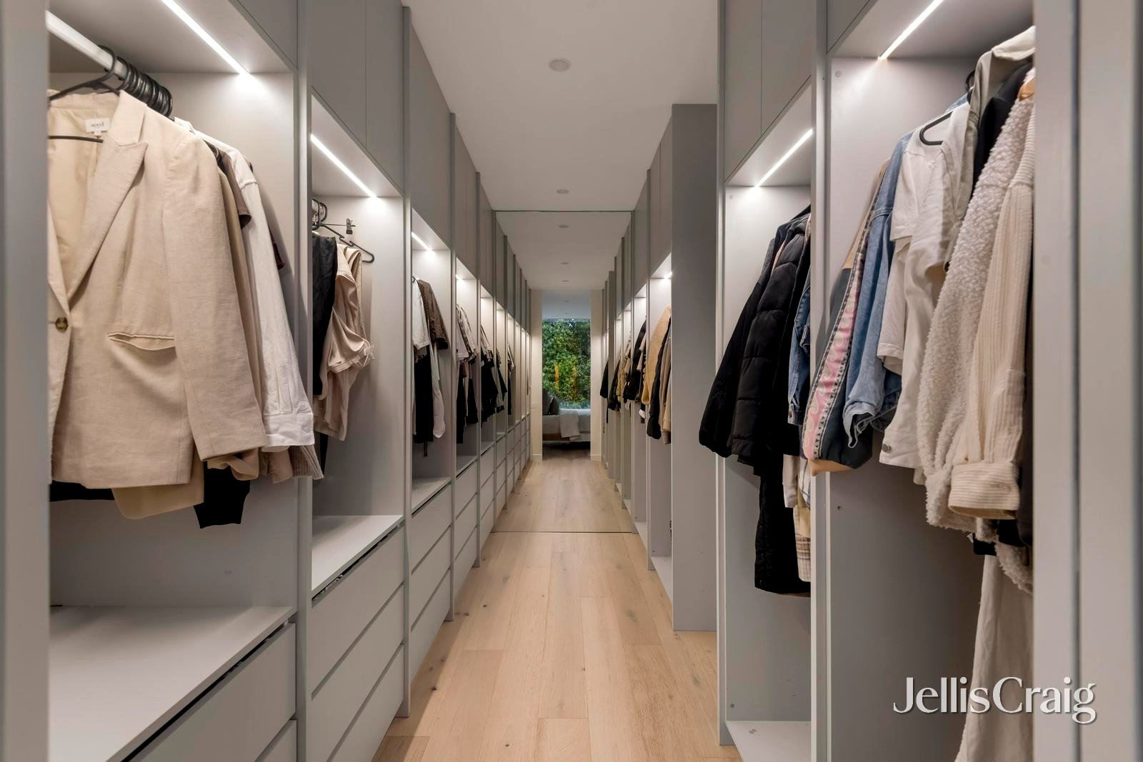 7 Vasey Concourse, Croydon image 16