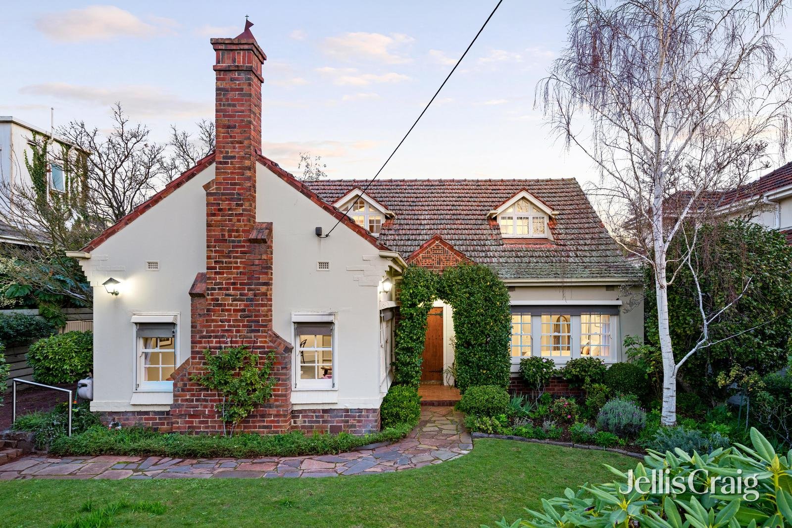 7 Vista Avenue, Kew image 1