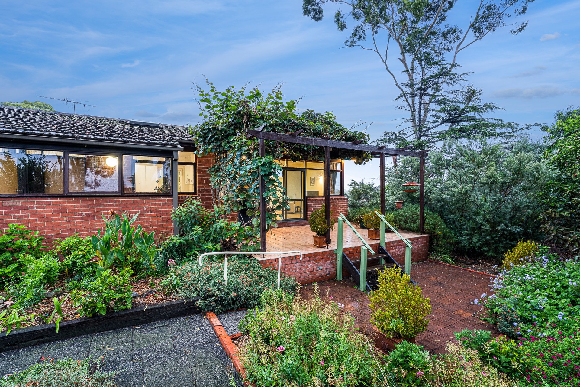 7 Wallabah Street, Mount&nbsp;Waverley image 9