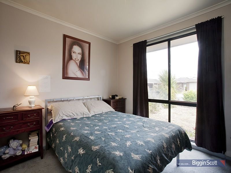 7 Walters Court, Altona Meadows image 6