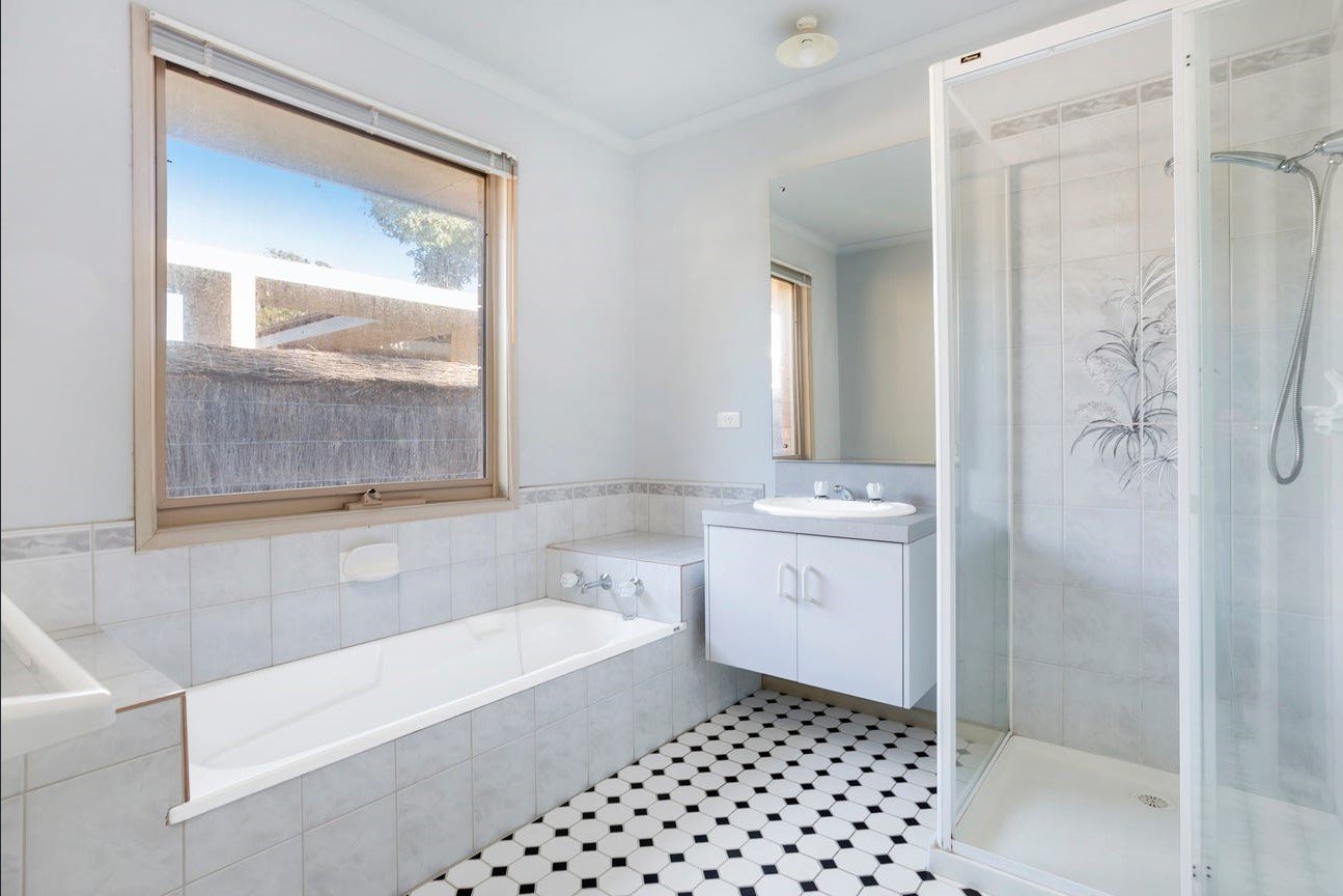7 Wattle Avenue, Mount Martha image 2