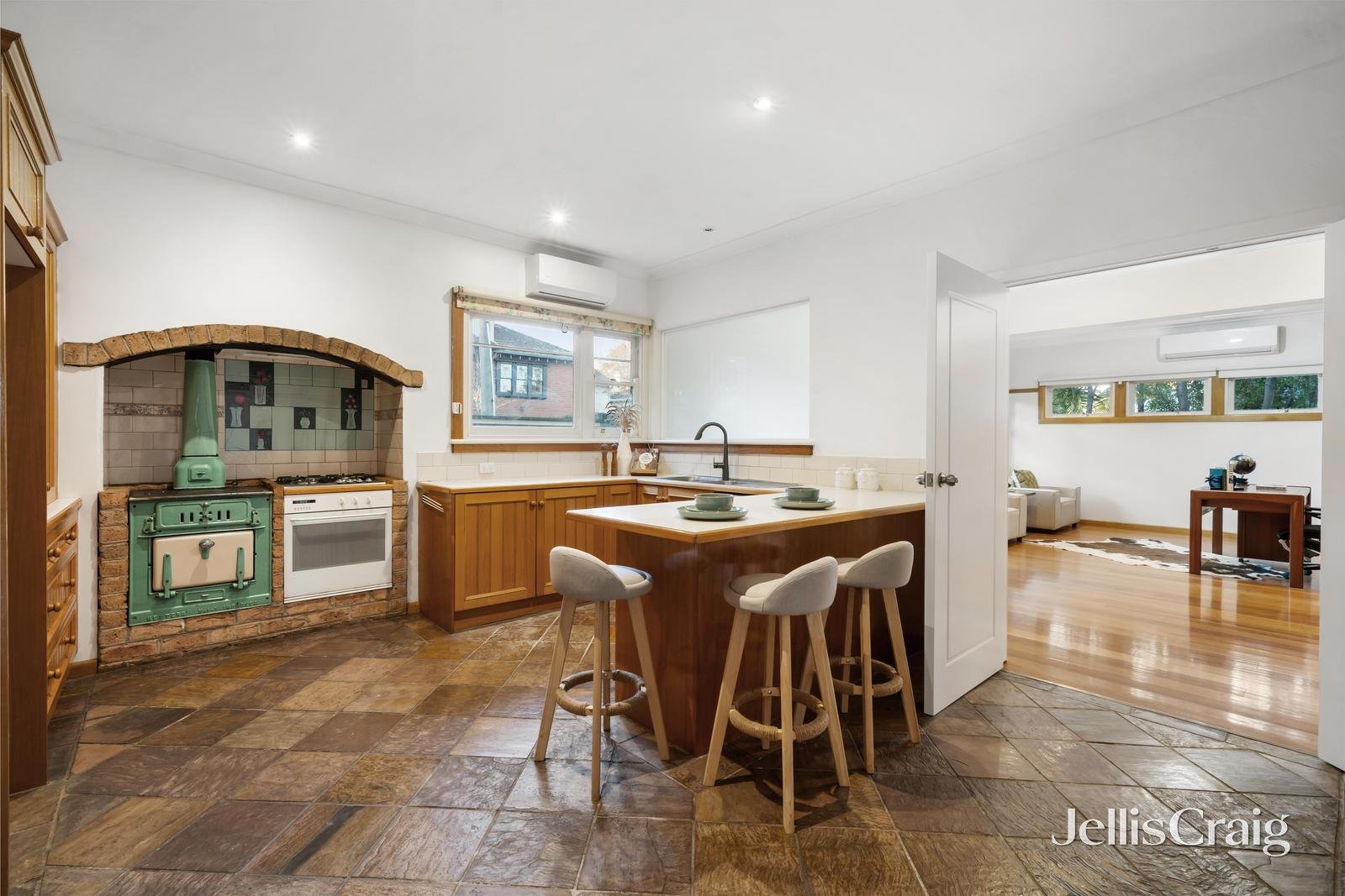 7 West Court, Camberwell image 4