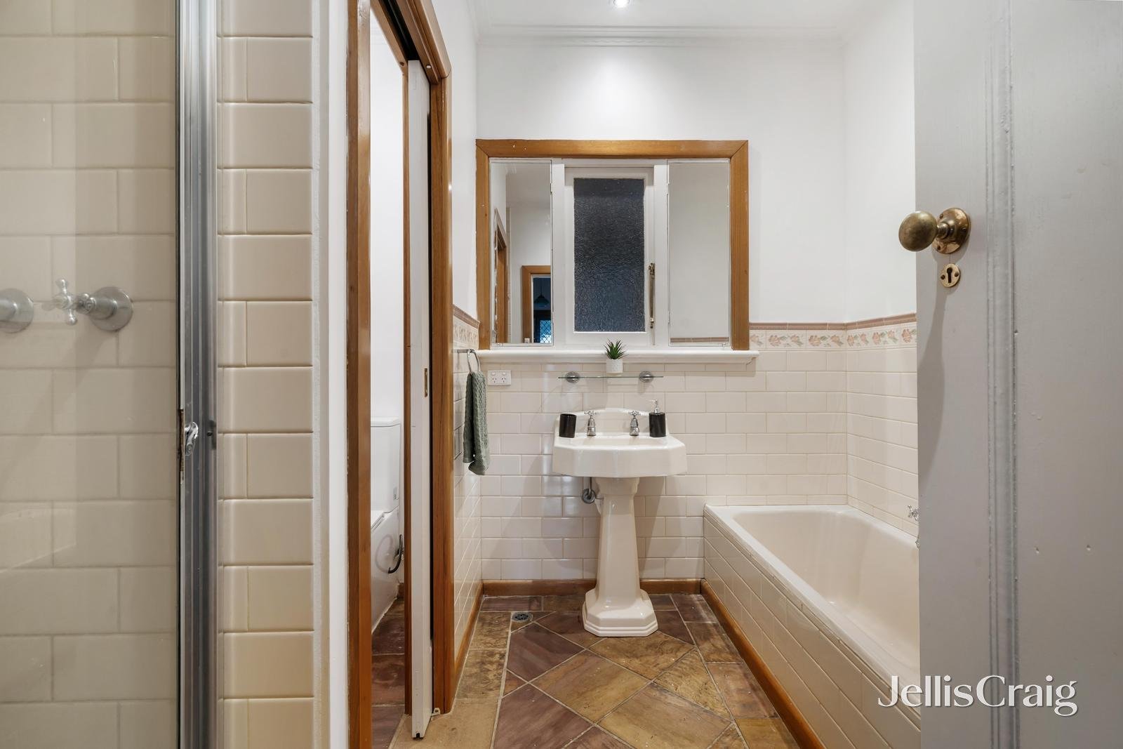 7 West Court, Camberwell image 9