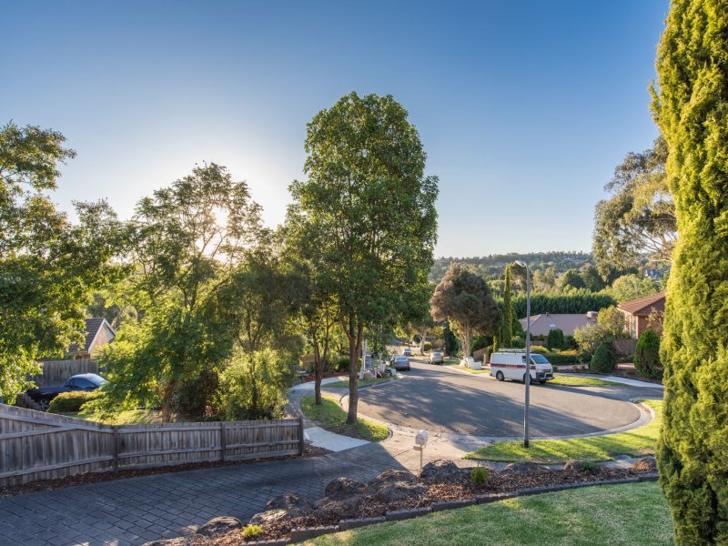 7 Westall Court, Mooroolbark image 2