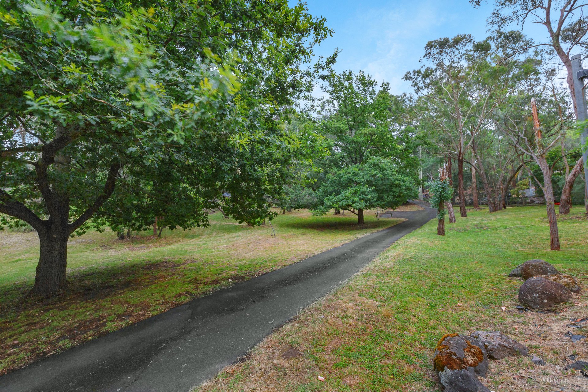 7 Whitefriars Way, Donvale image 2