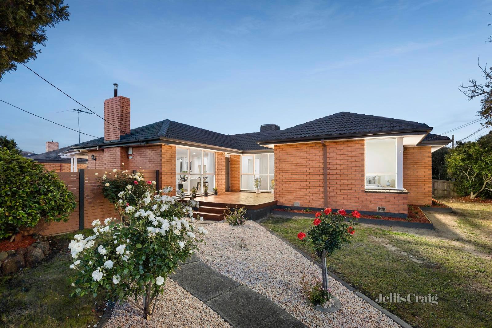 7 Witchwood Crescent, Burwood East image 1