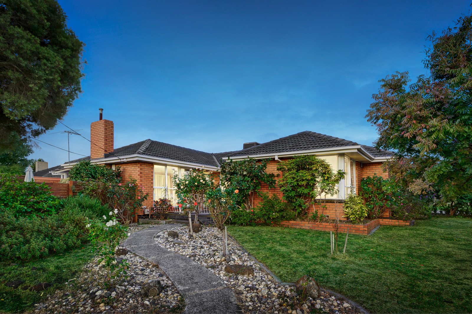 7 Witchwood Crescent, Burwood East image 1