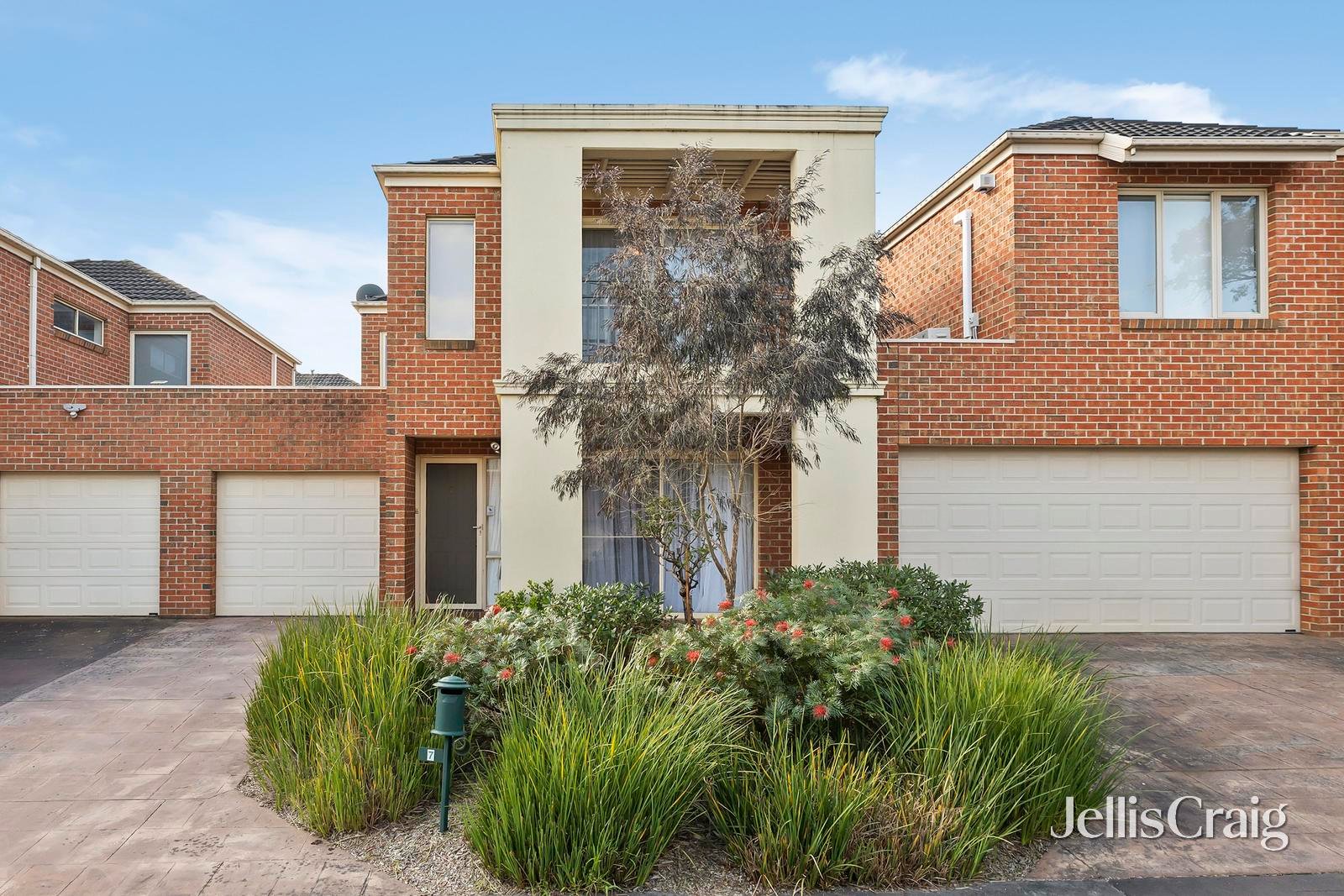 7 Woodlands Grove, Mitcham image 1