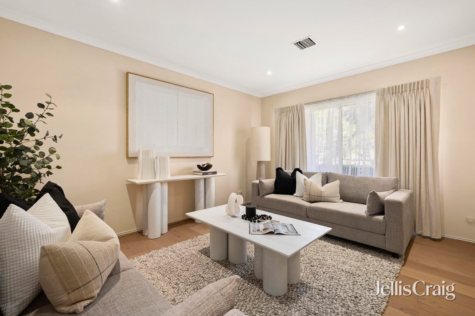 7 Woodlands Grove, Mitcham image 4