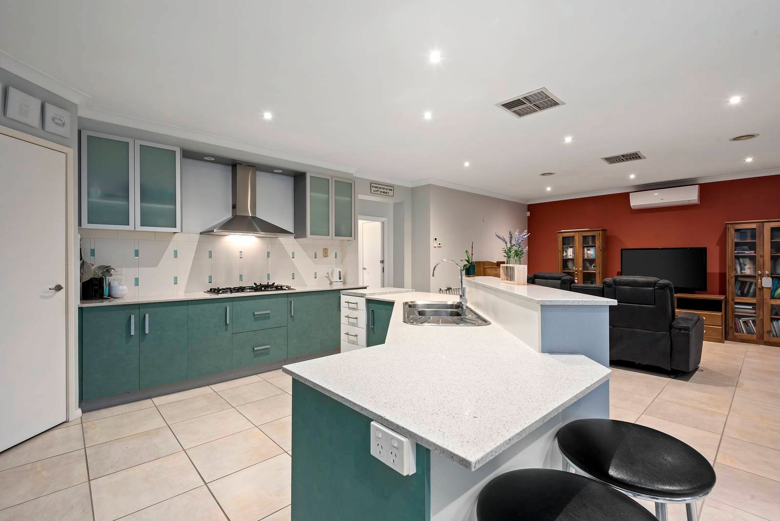 Property Gallery Thumbnail 2