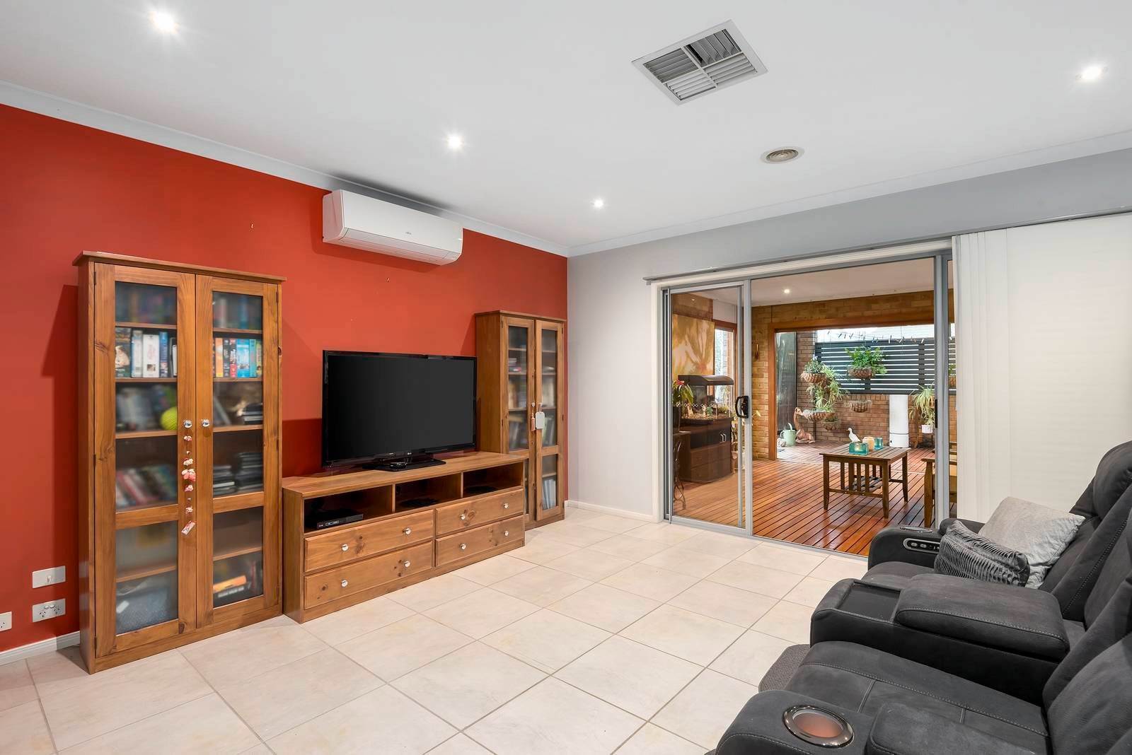 Property Gallery Thumbnail 12