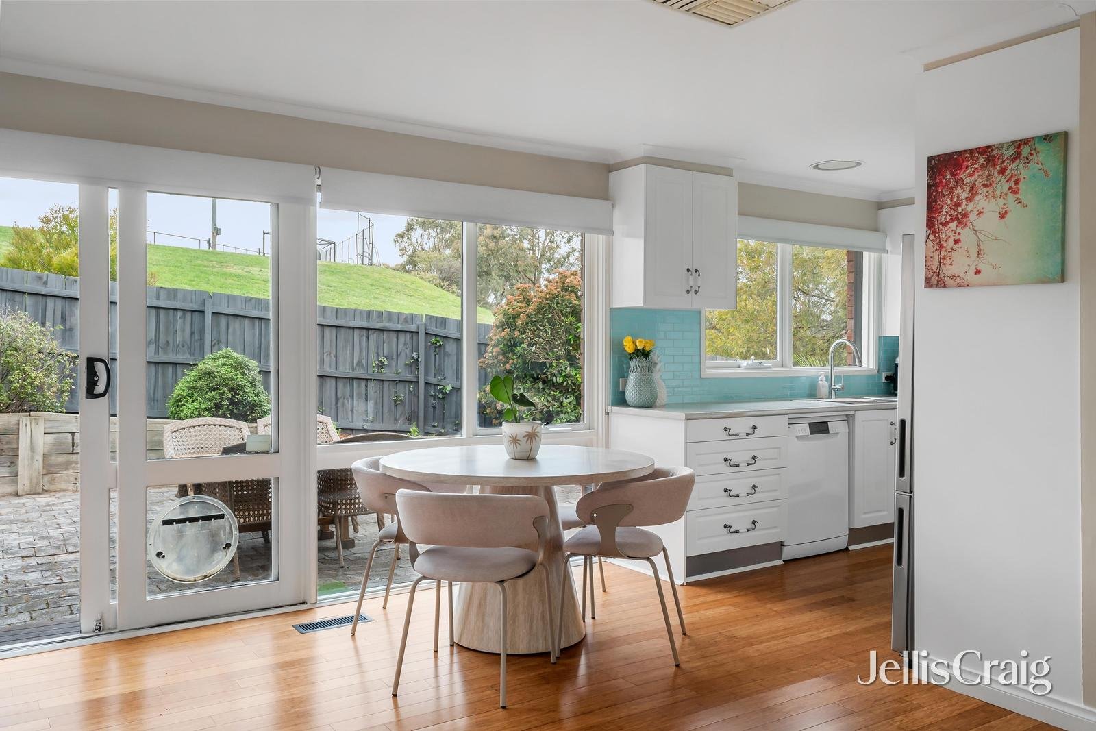 7 Yurana Court, St Helena image 5