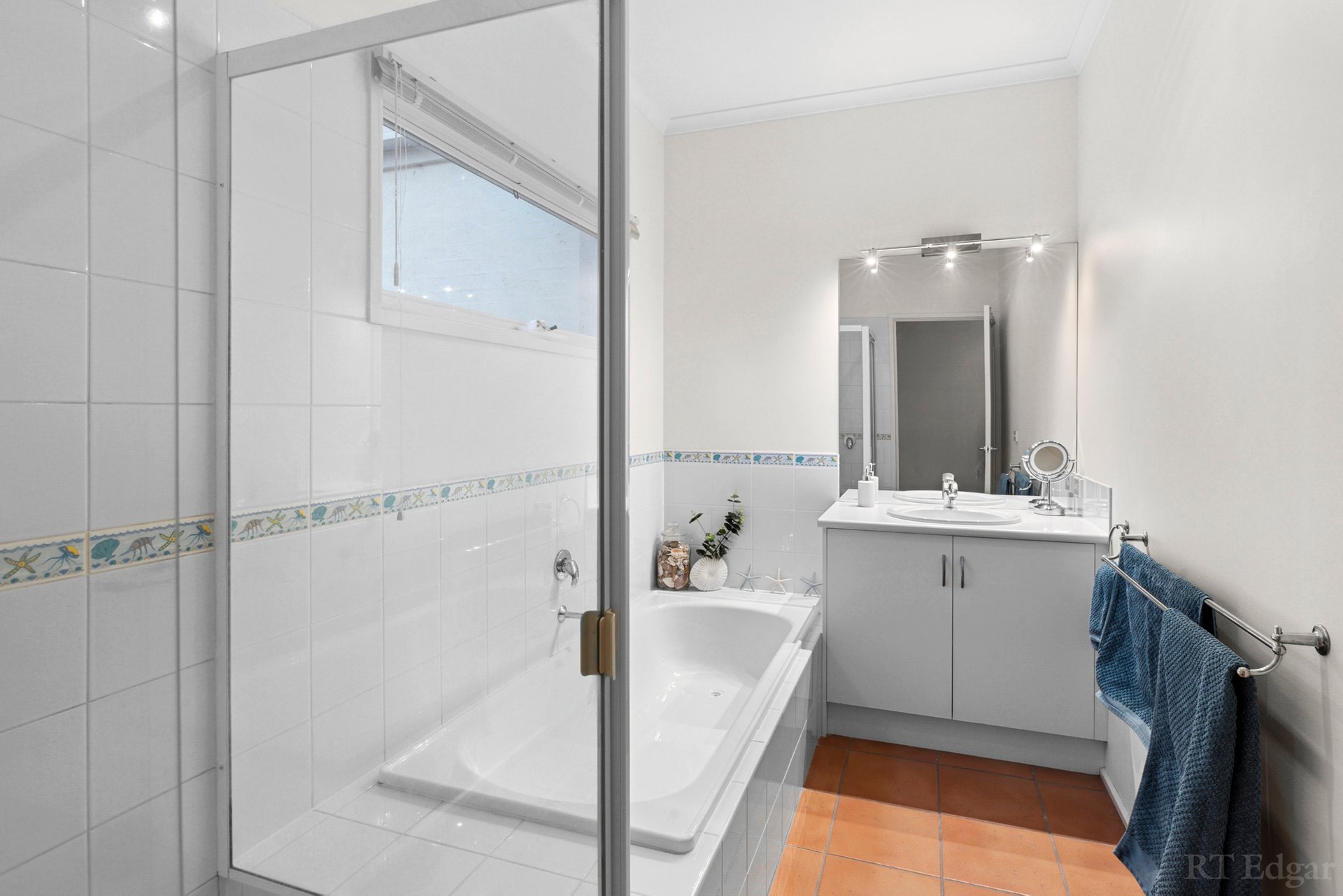 Property Gallery Thumbnail 8