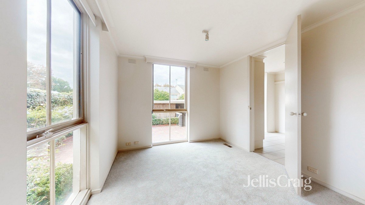 70 Albany Road, Toorak image 7