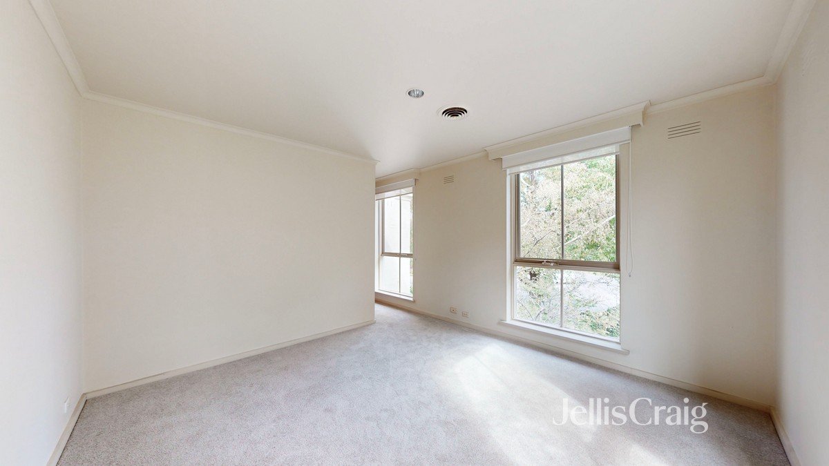 70 Albany Road, Toorak image 10