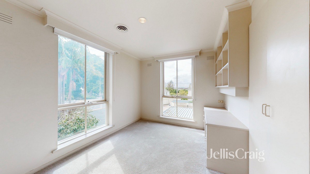 70 Albany Road, Toorak image 11