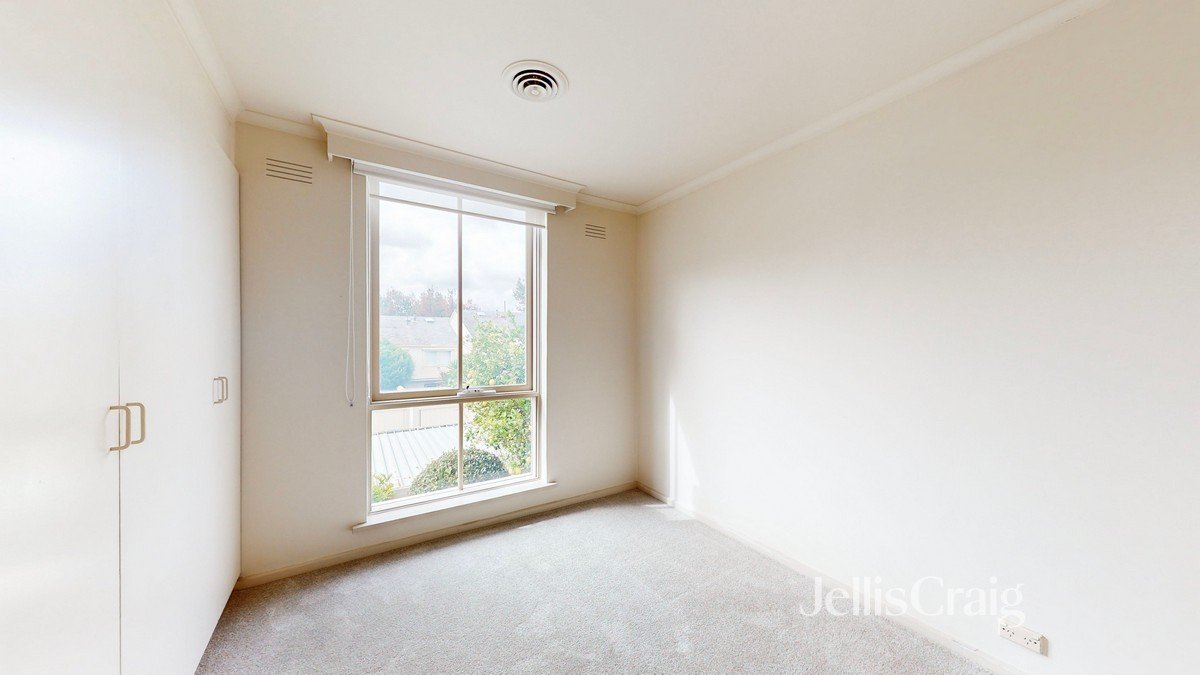 70 Albany Road, Toorak image 13