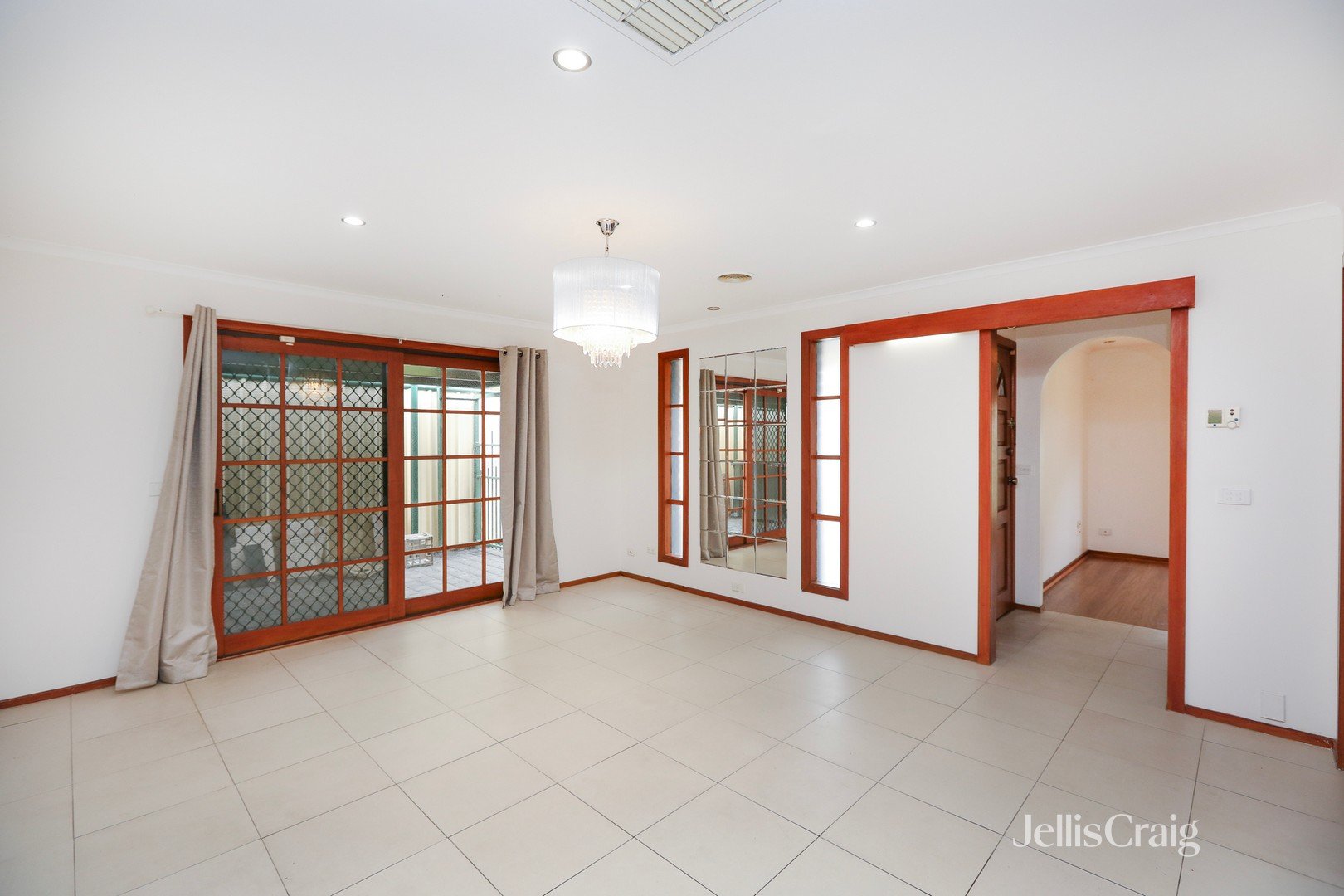 70 Alma Avenue, Altona Meadows image 2