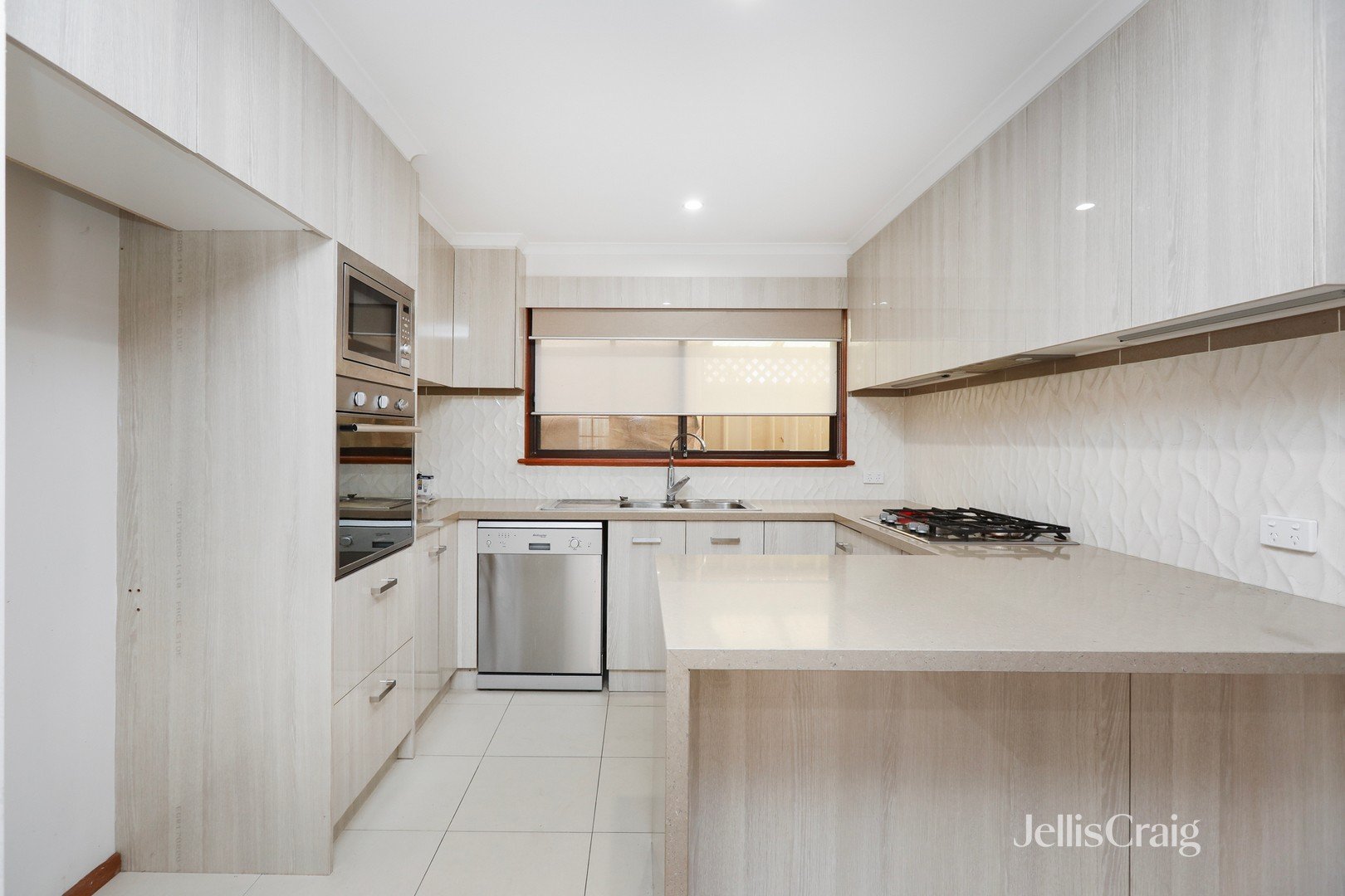 70 Alma Avenue, Altona Meadows image 3
