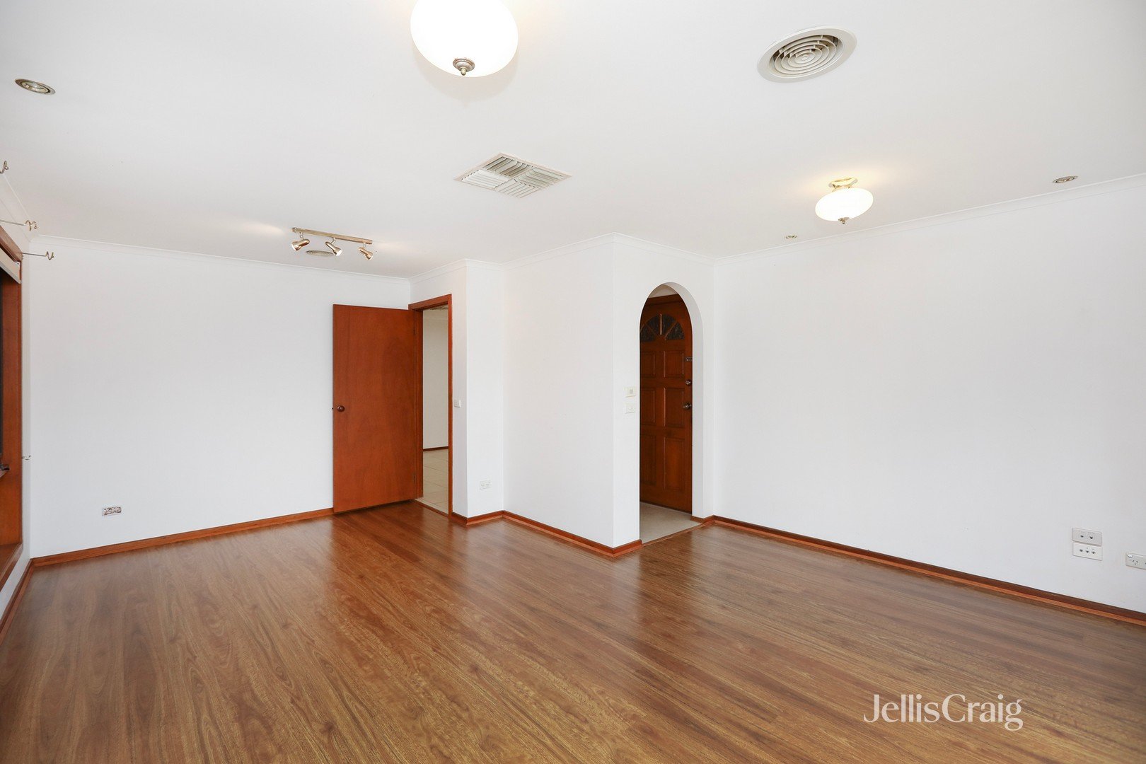 70 Alma Avenue, Altona Meadows image 7