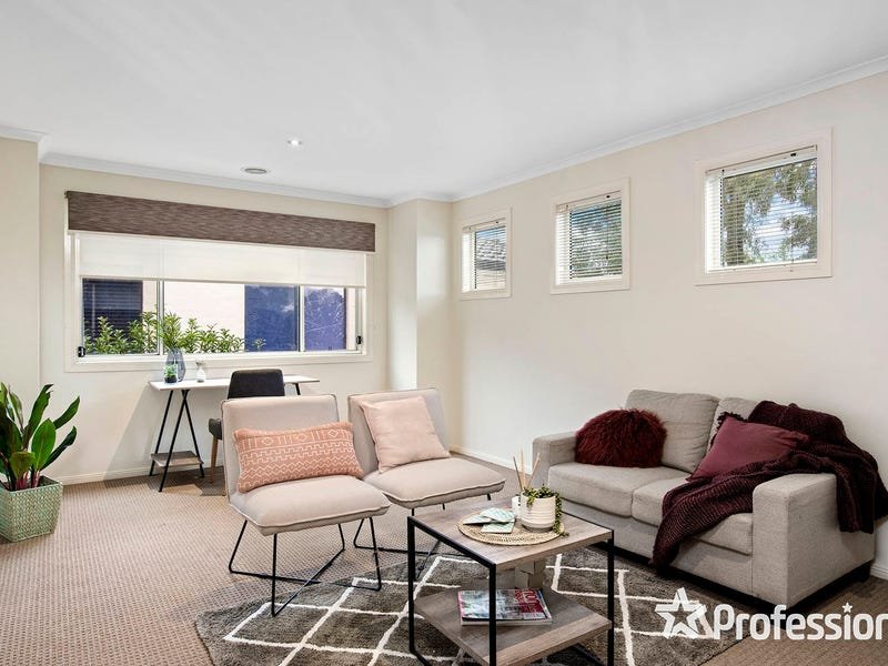 70 Blue Ridge Drive, Mooroolbark image 7