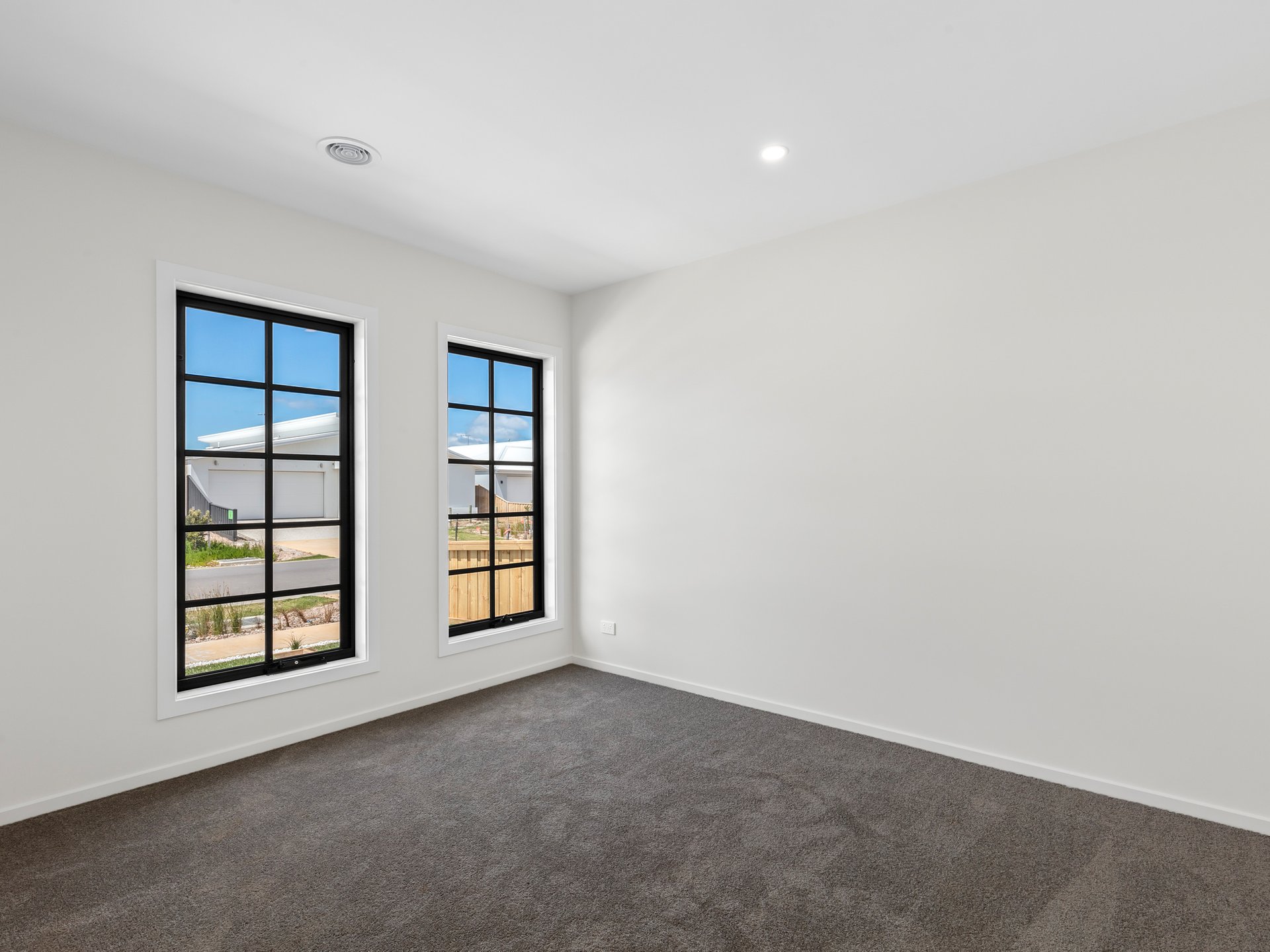 Property Gallery Thumbnail 5