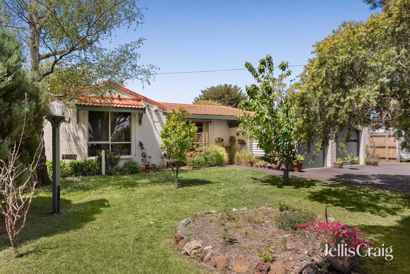 70 Country Club Drive, Chirnside Park image 2