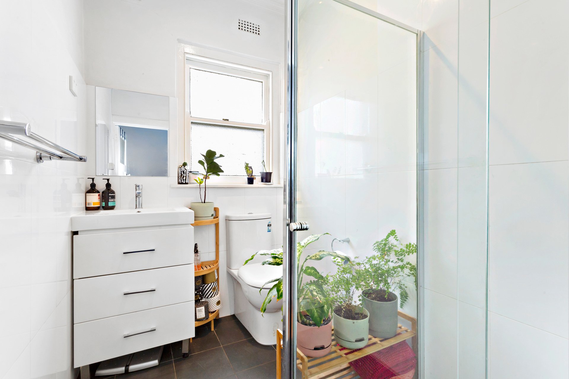 Property Gallery Thumbnail 6