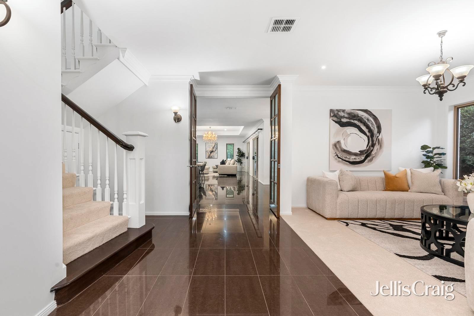 70 Essex Road, Mount&nbsp;Waverley image 3