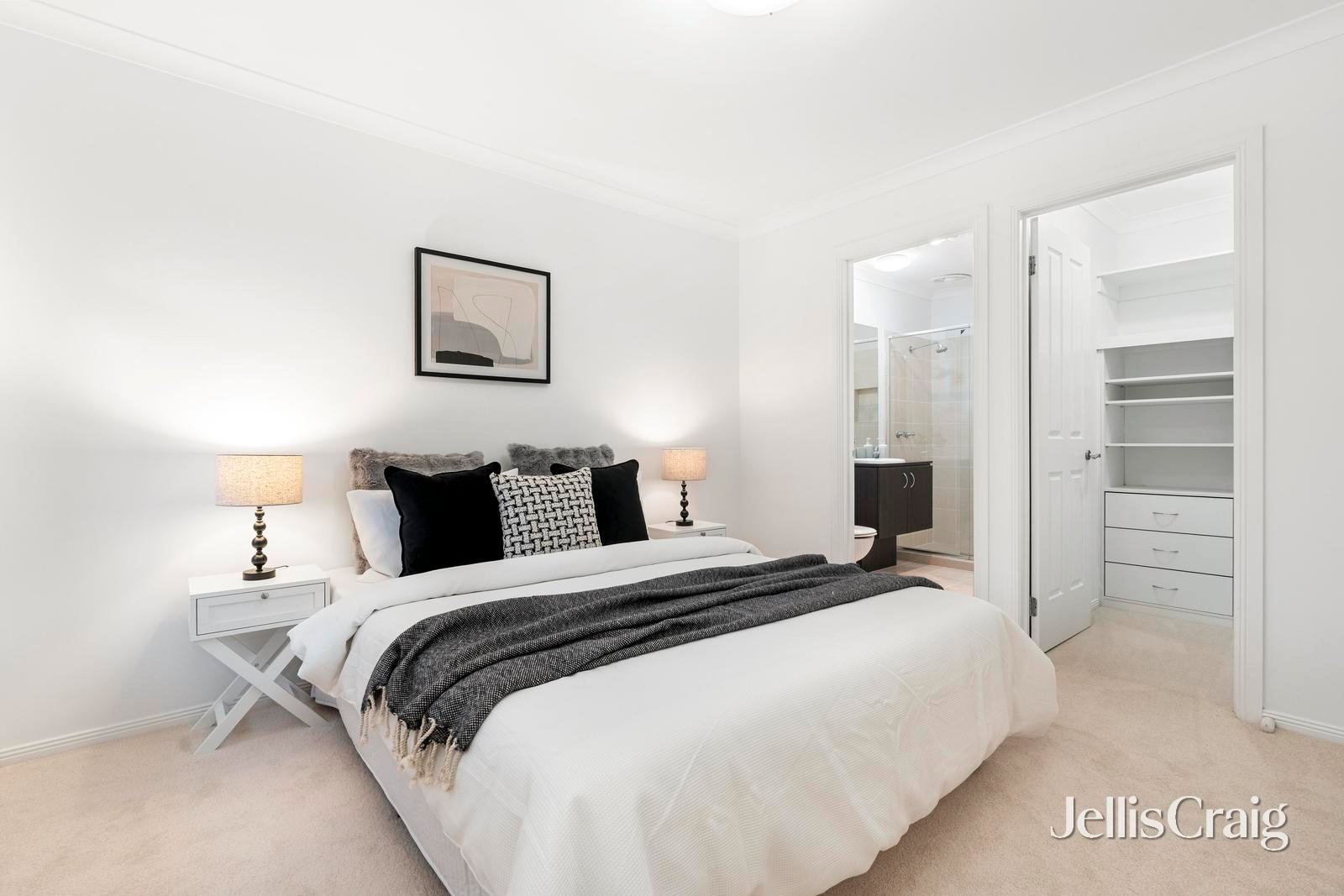 70 Essex Road, Mount&nbsp;Waverley image 13