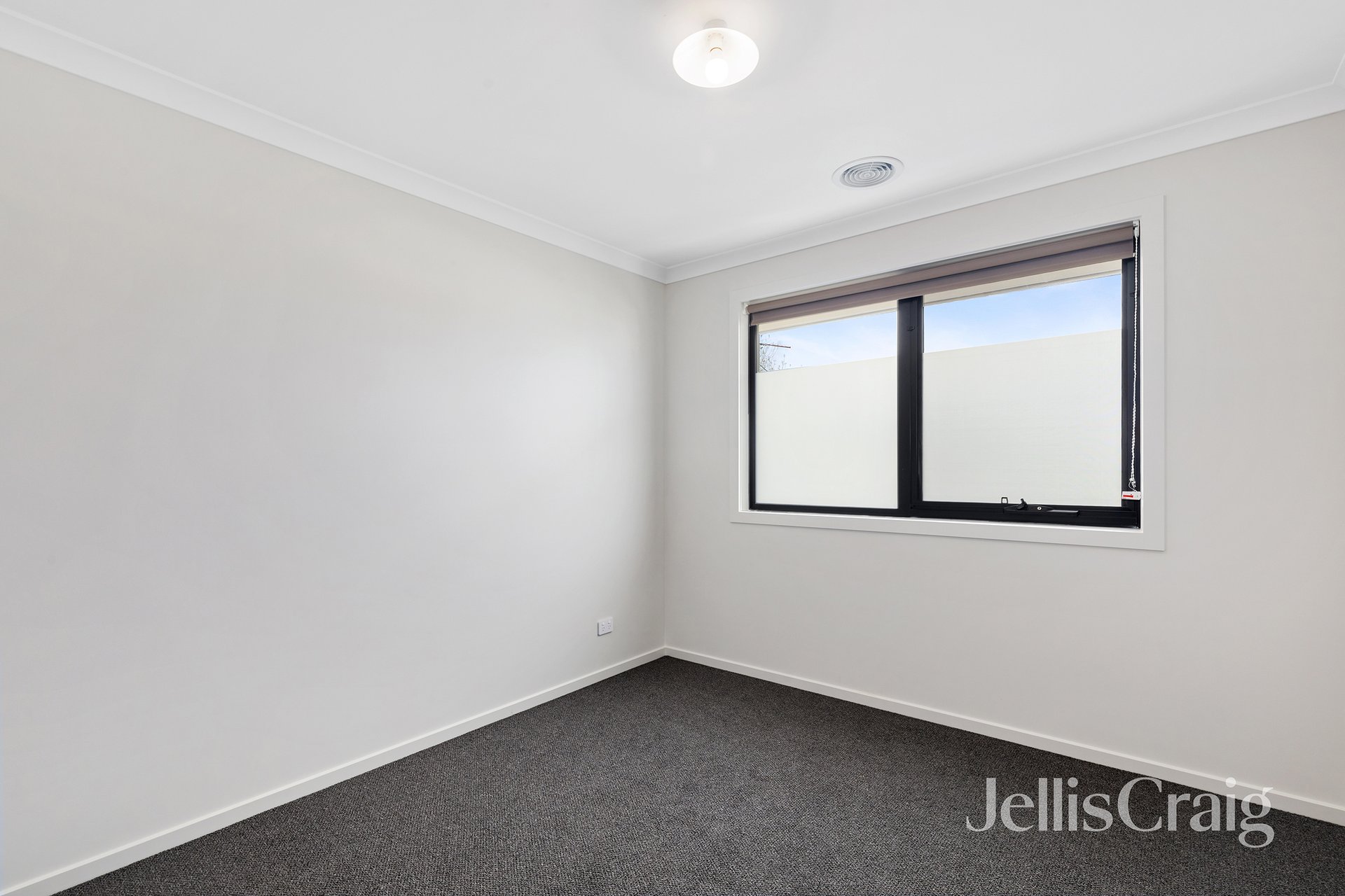 70 Hawker Street, Ivanhoe image 9