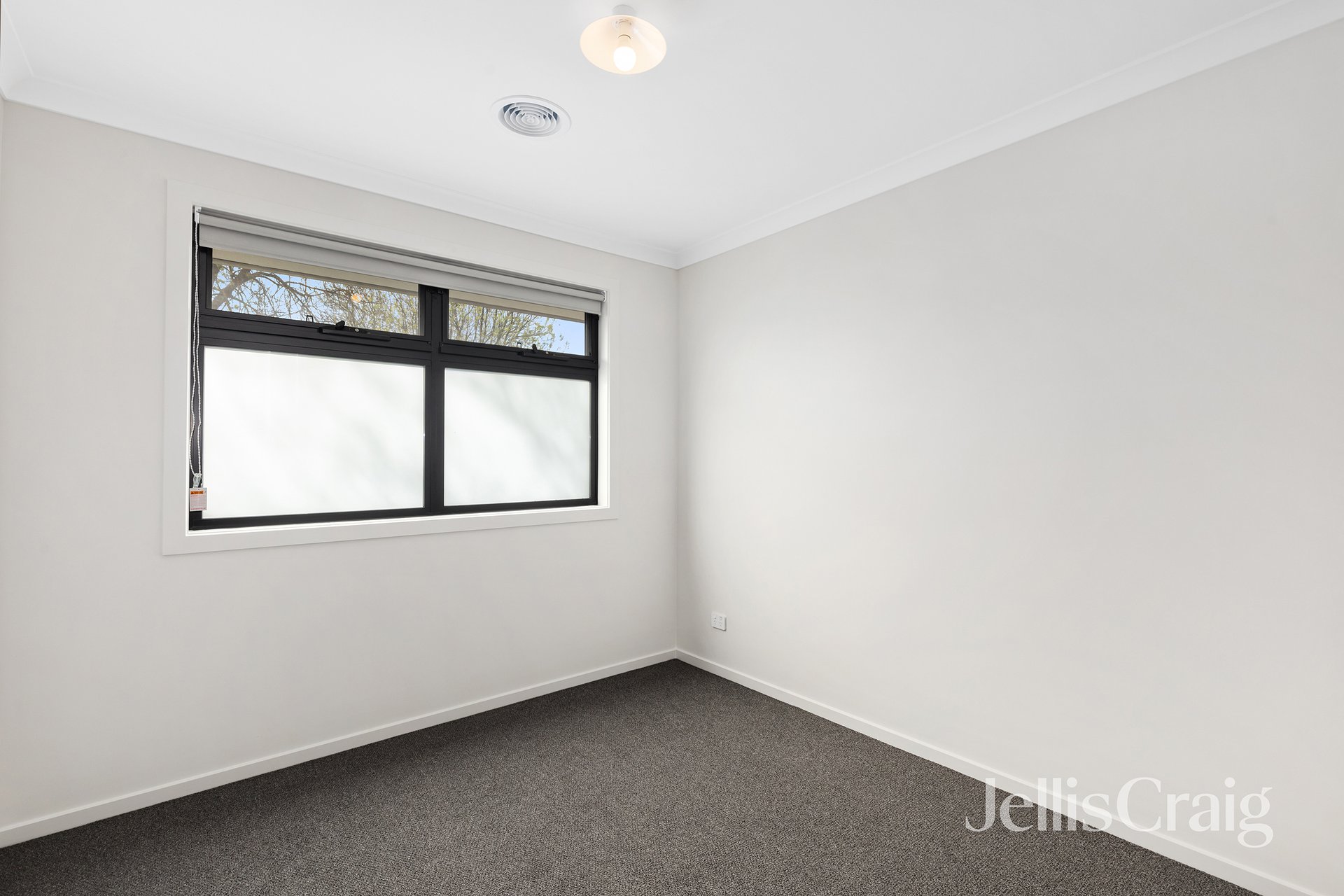 70 Hawker Street, Ivanhoe image 10