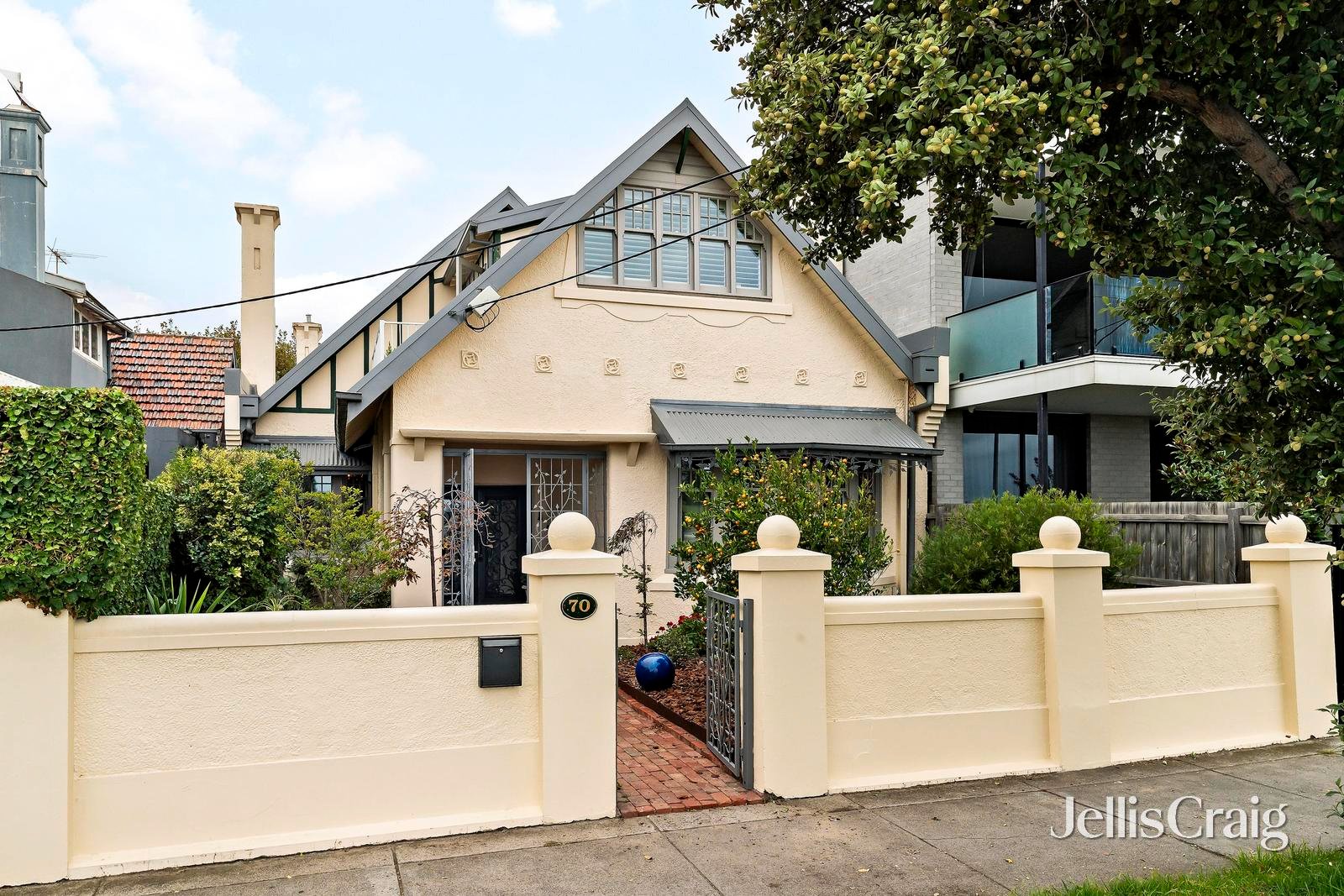 70 Marine Parade, Elwood image 1