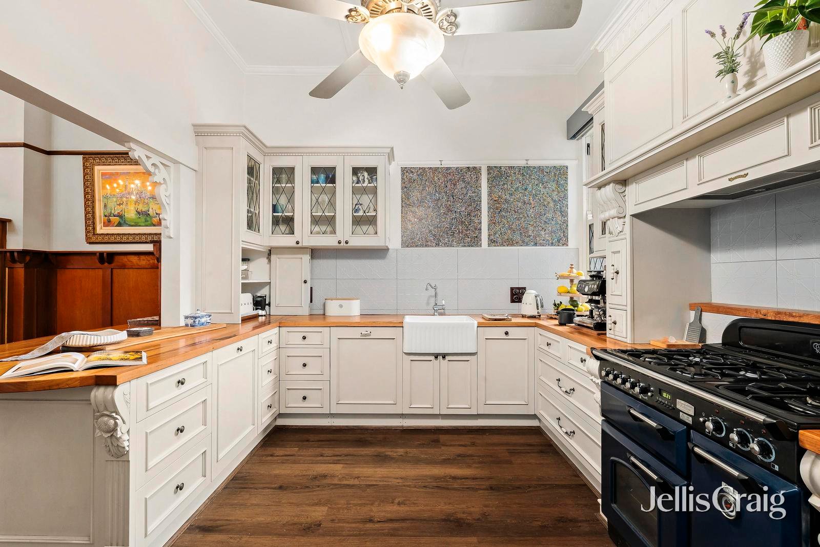 70 Marine Parade, Elwood image 6